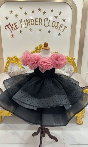 Black Frill Pink Flower Border